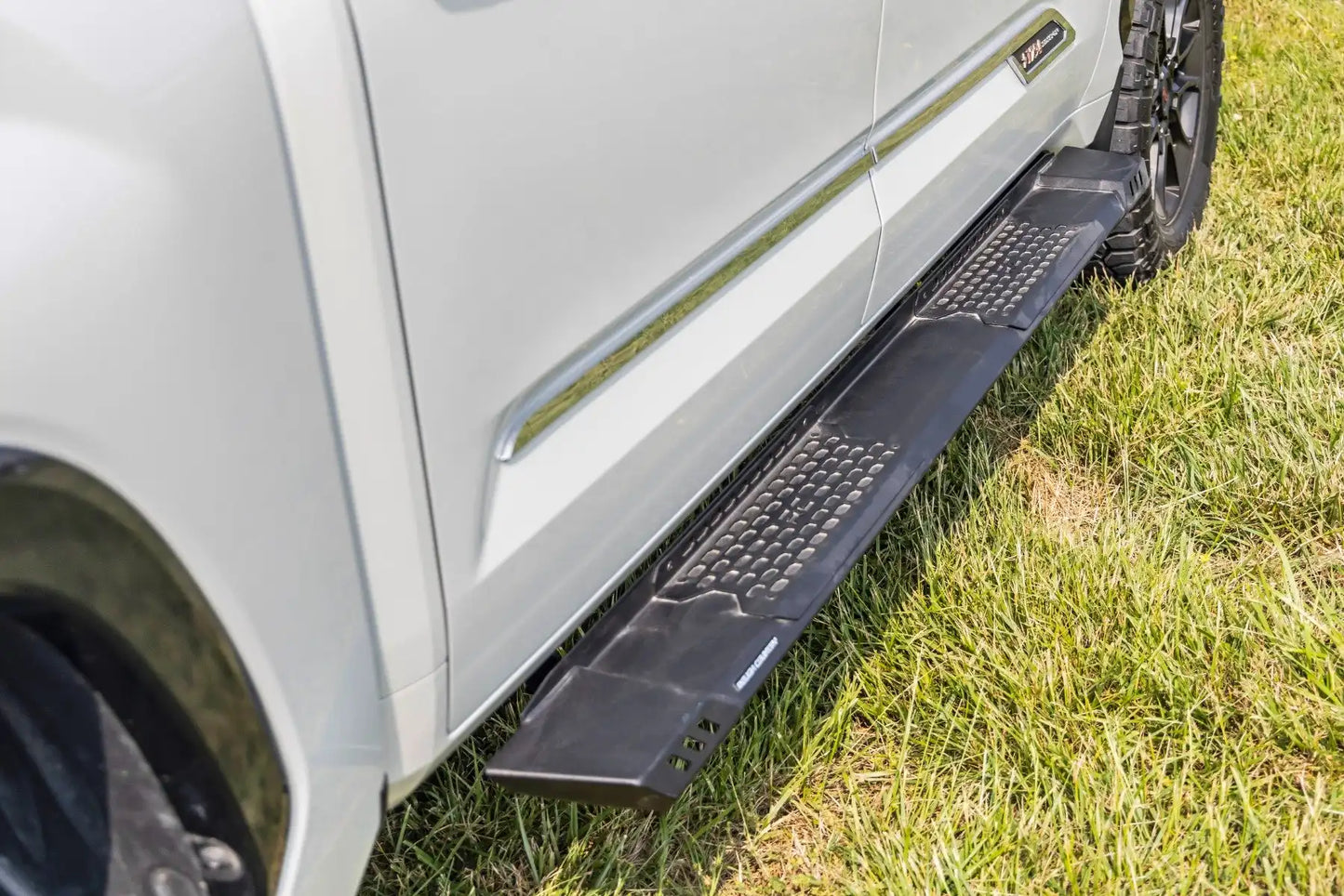 HD2 RUNNING BOARDS CREWMAX | TOYOTA TUNDRA 2WD/4WD (2022-2023)