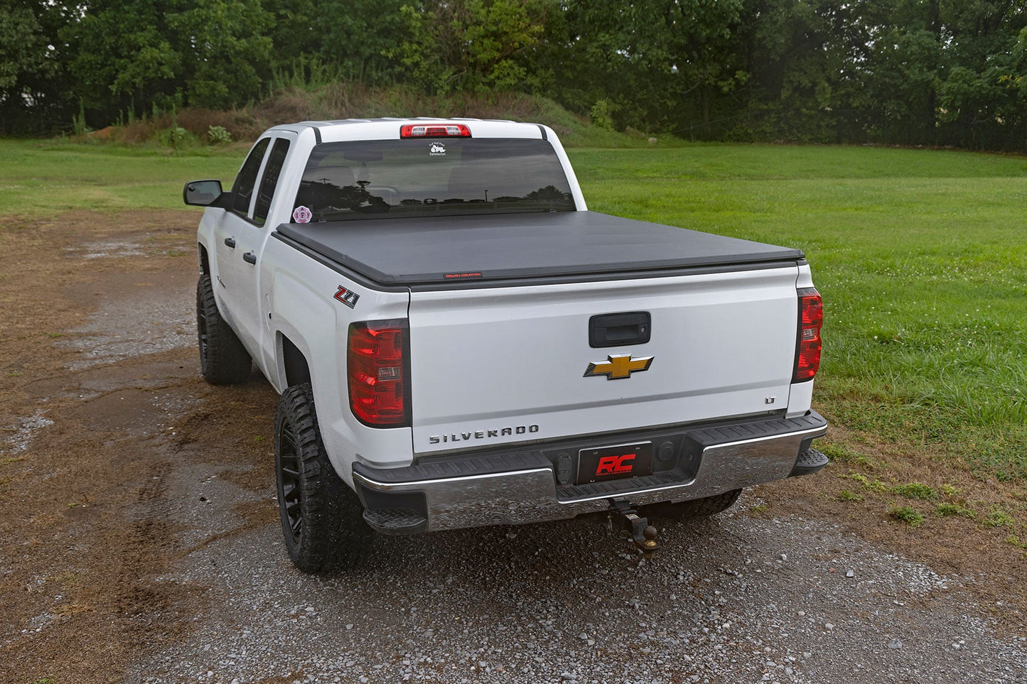 Soft Tri-Fold Bed Cover | 6'7" Bed | Chevy/GMC 1500/2500HD/3500HD (14-19 & Classic) - Image 6