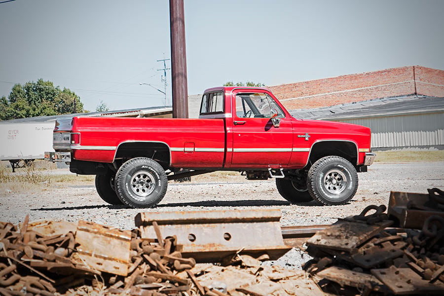 4 Inch Lift Kit | 56 Inch Rear Springs | Chevy/GMC 3/4-Ton Suburban/C25/K25 Truck (73-76) - Image 3
