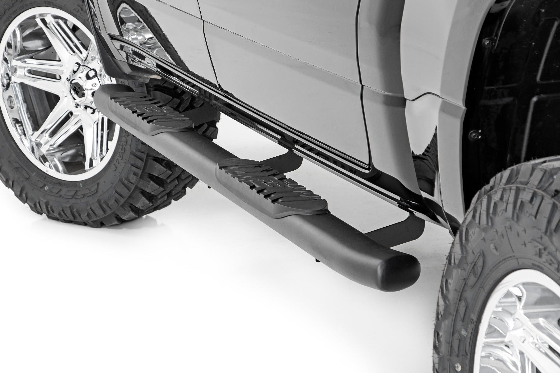 Oval Nerf Step | Crew Cab | Black | Ram 1500 (19-26)/1500 TRX (21-24)