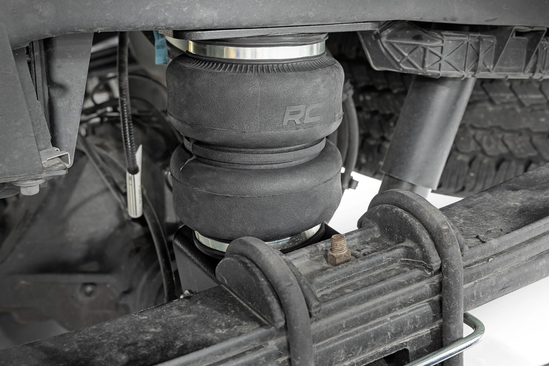 Air Spring Kit w/compressor | Wireless Controller | Ford F-250/F-350 Super Duty (17-22) - Image 5