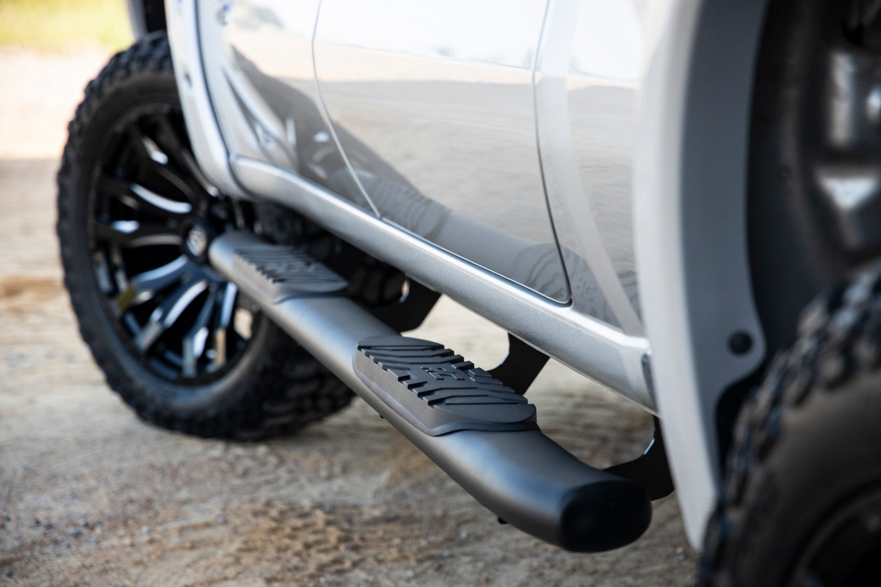 Oval Nerf Step | Crew Cab | Chevy/GMC 1500/2500HD/3500HD (19-26) - Image 4