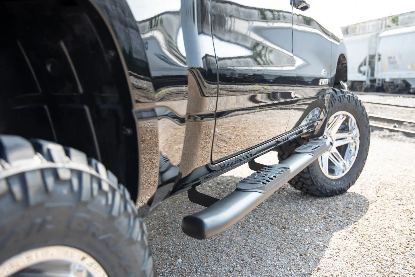 OVAL NERF STEP CREW CAB | BLACK | RAM 1500 2WD/4WD (2019-2023)